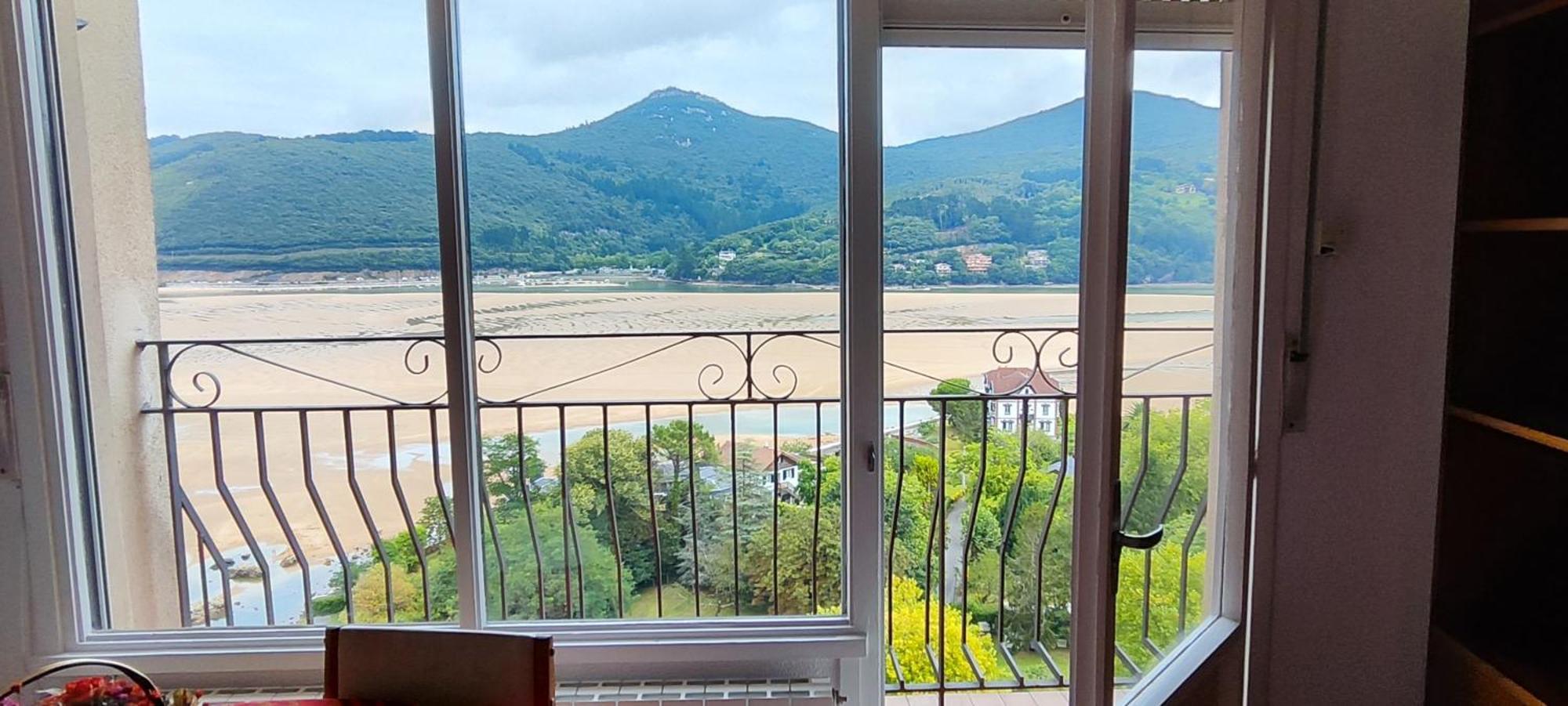 Axpe de BusturiaMirador De Urdaibai IIアパートメント エクステリア 写真